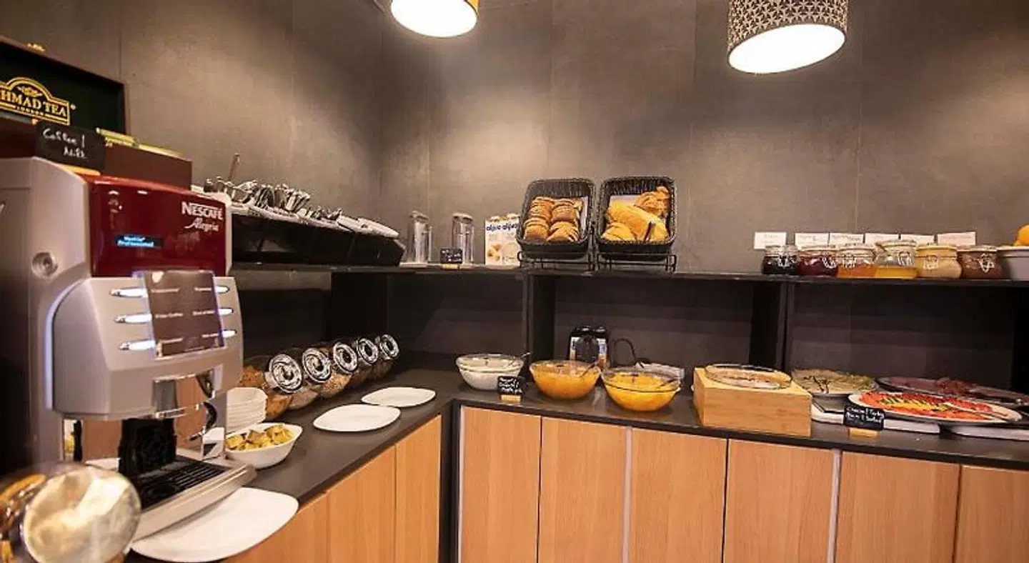 FALIREON HOTEL RESTAURANT