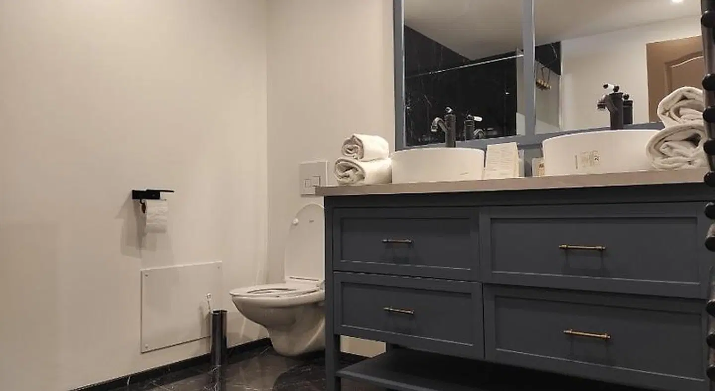 Modern'Hotel BATHROOM