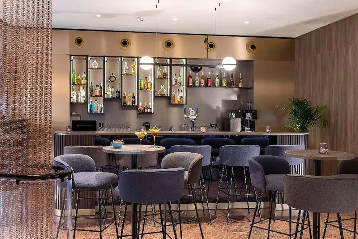 NH Geneva Airport BAR