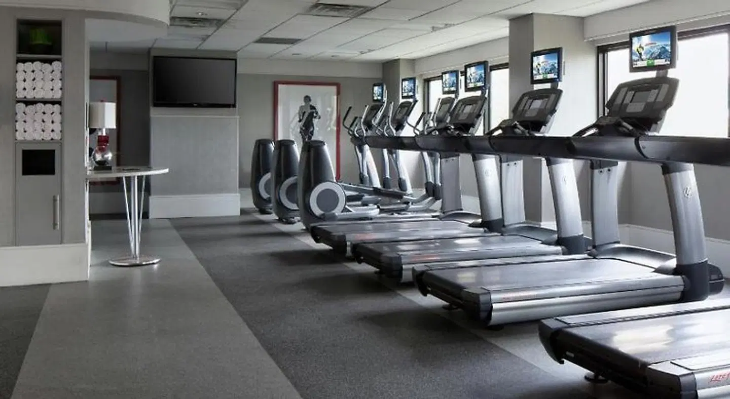 New York LaGuardia Airport Marriott SPORTS_AND_LEISURE