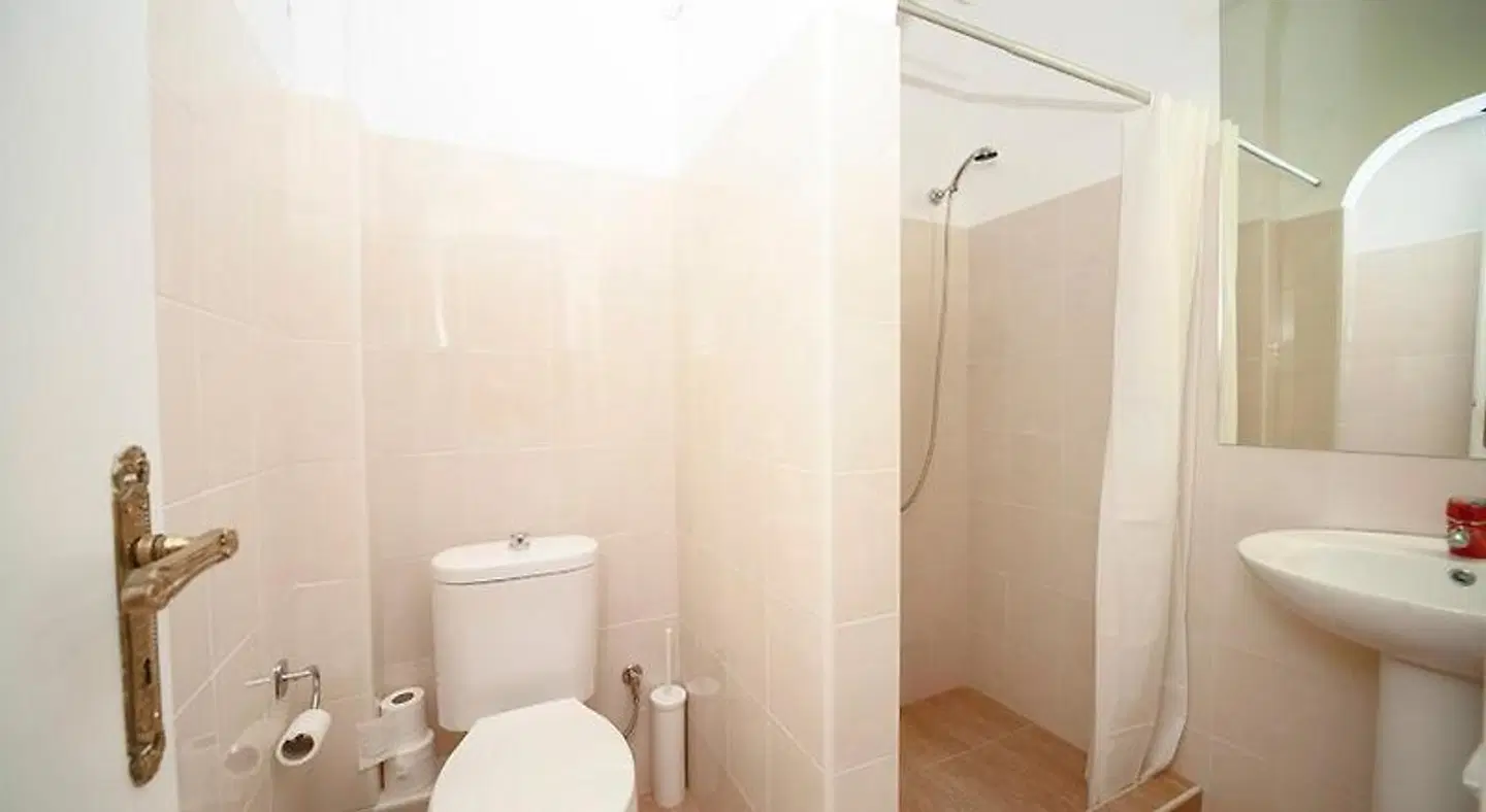 Live in Athens, short stay apartments BATHROOM
