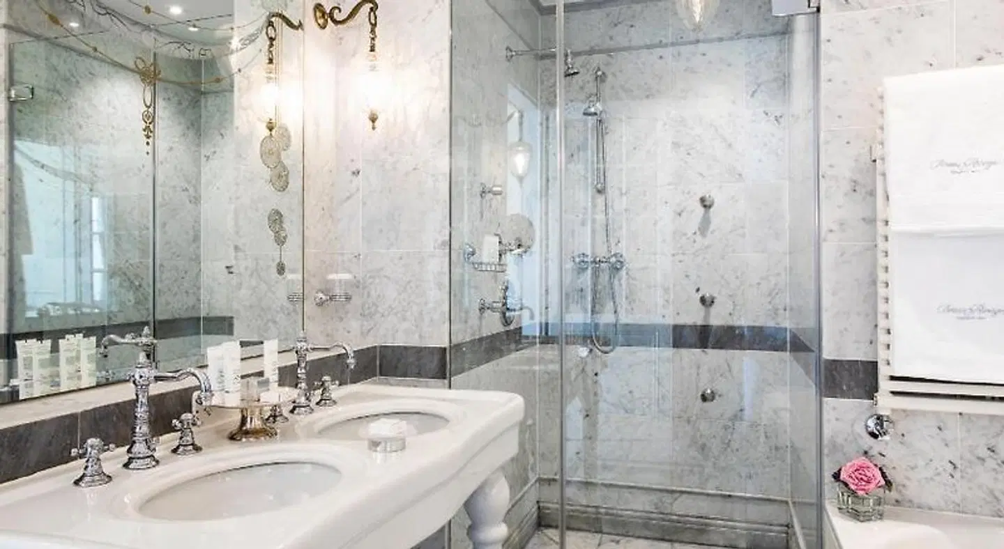 Beau-Rivage BATHROOM