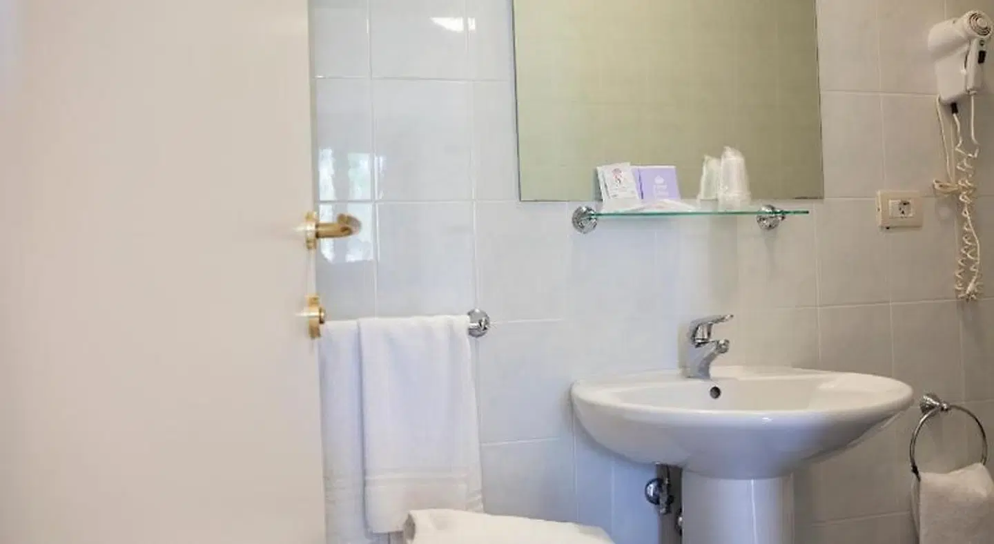 Parkhotel Montigeto BATHROOM
