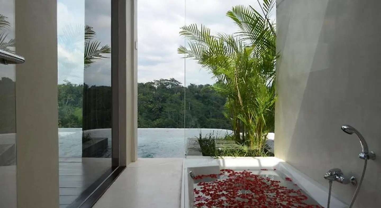 Ayuterra Resort BATHROOM