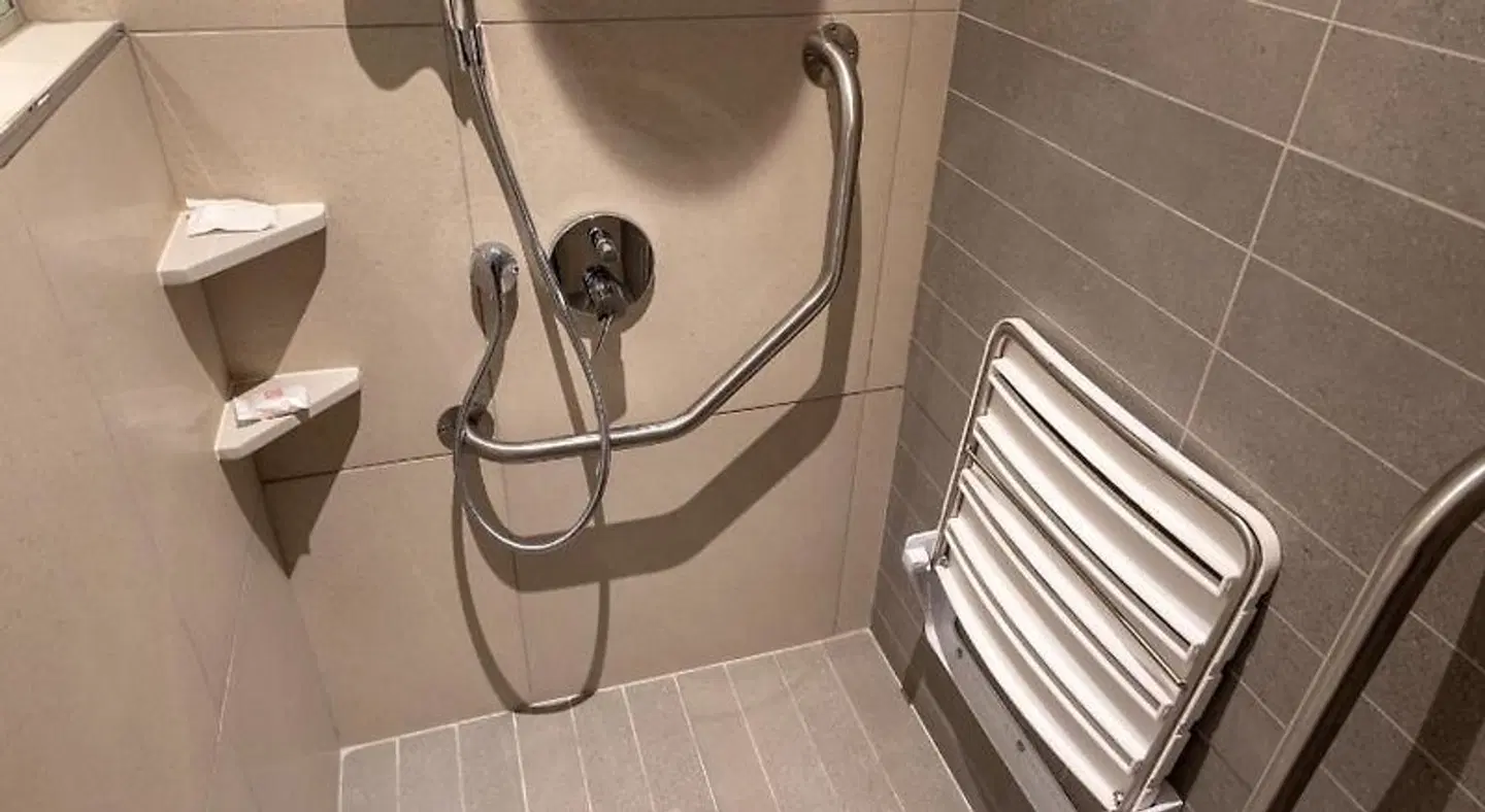 City Lodge Durban BATHROOM