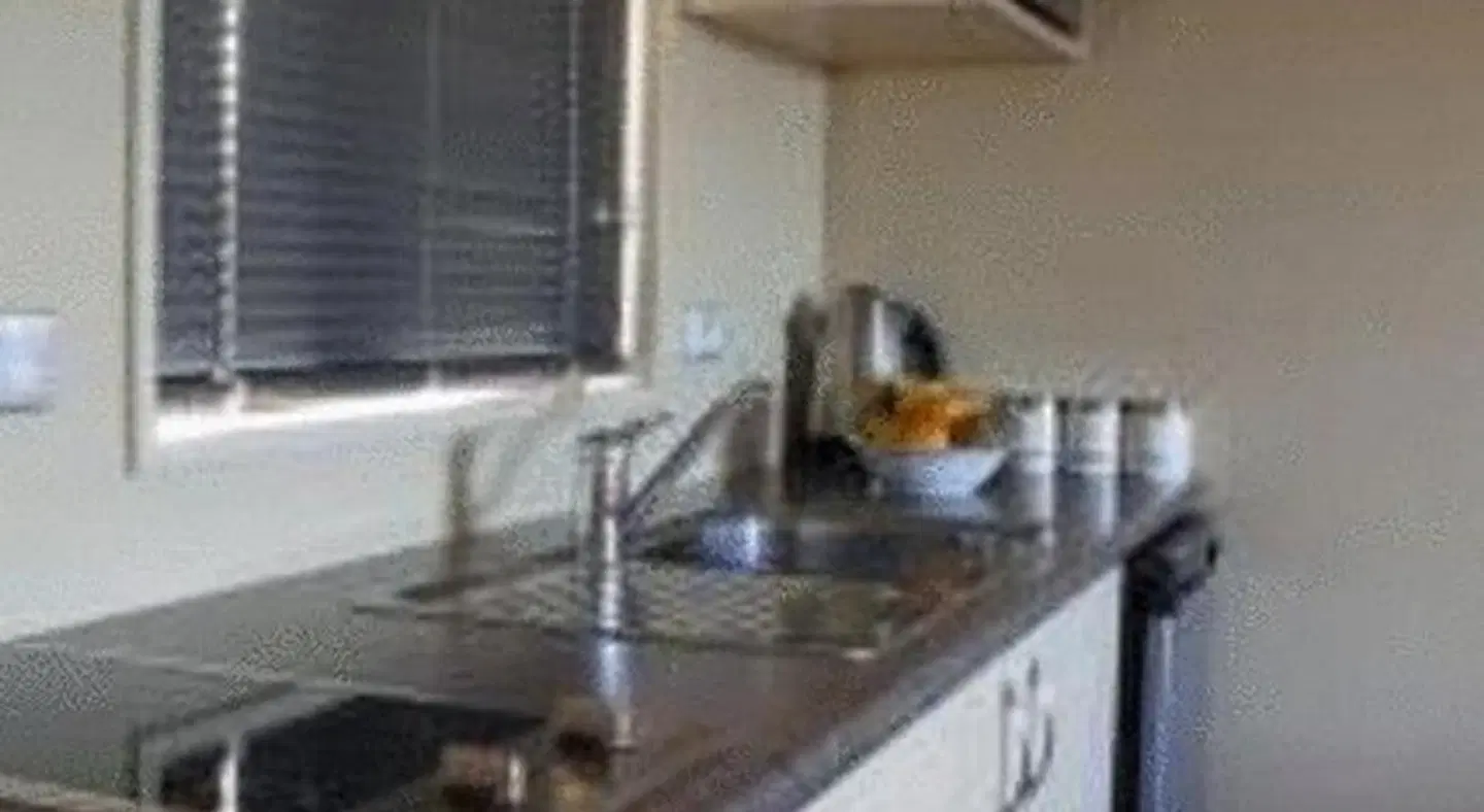 Blenheim Spa Motor Lodge BATHROOM