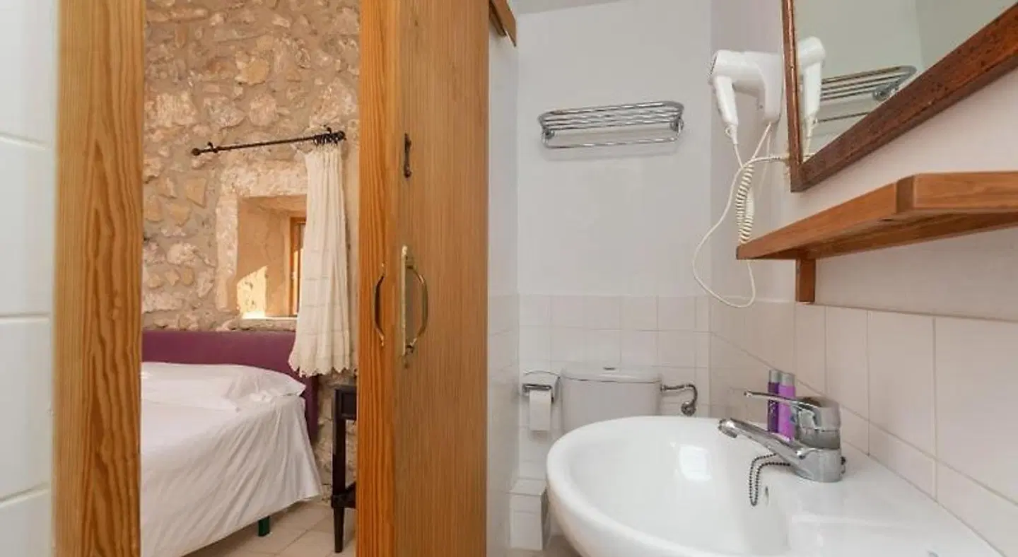 La Victoria Hostatgeria BATHROOM