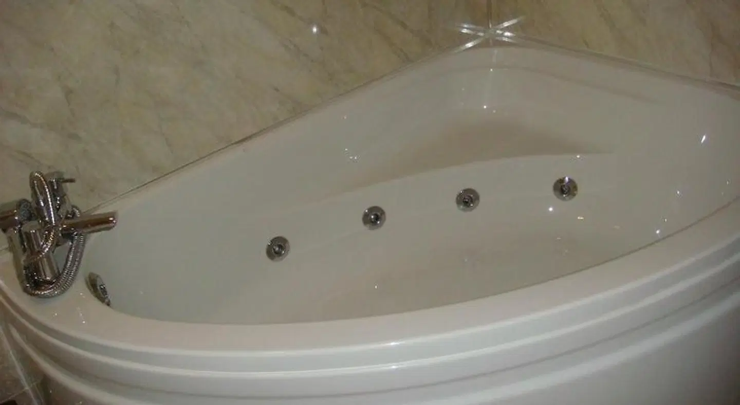 Shandon Bells Guest House BATHROOM