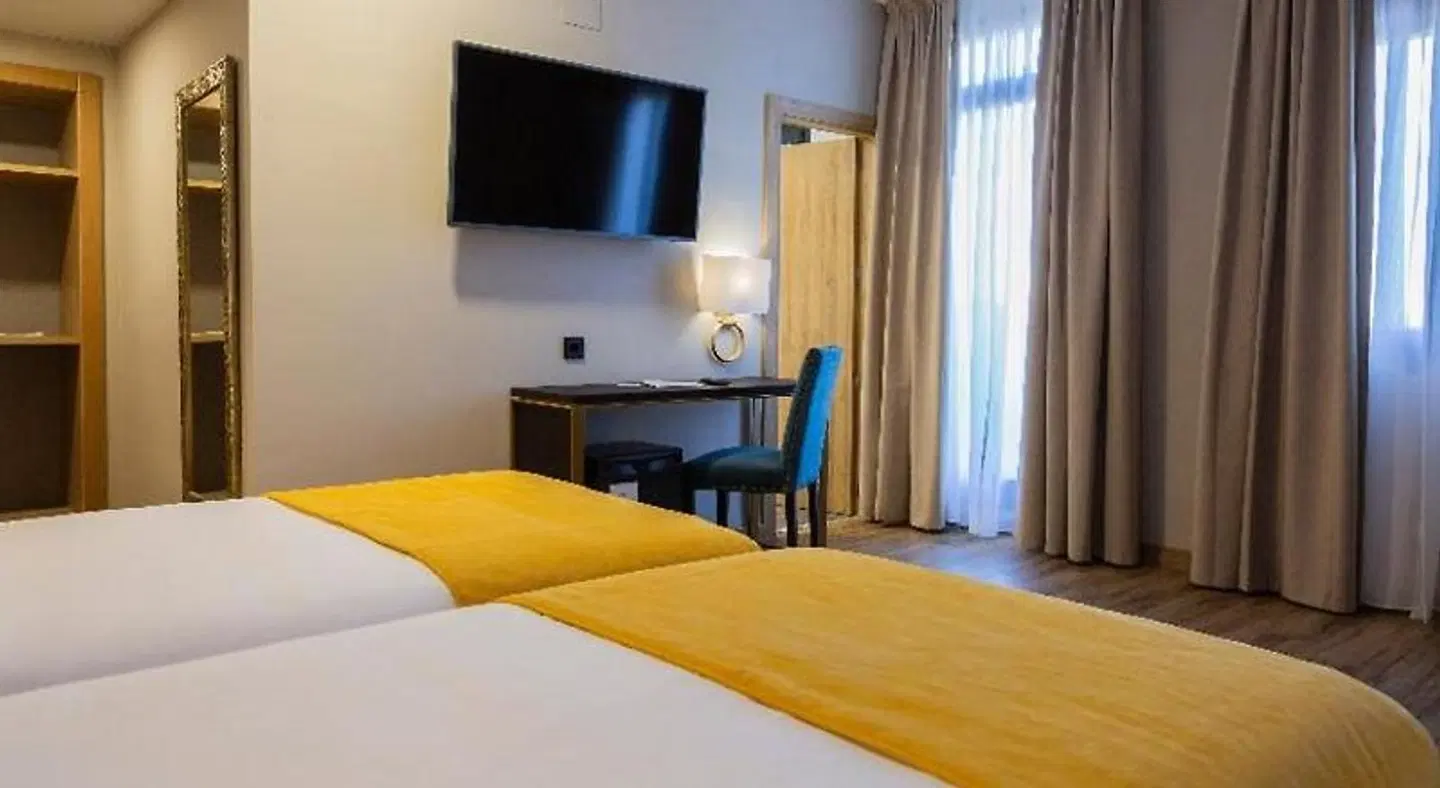 Mayoral ROOM_EXAMPLE