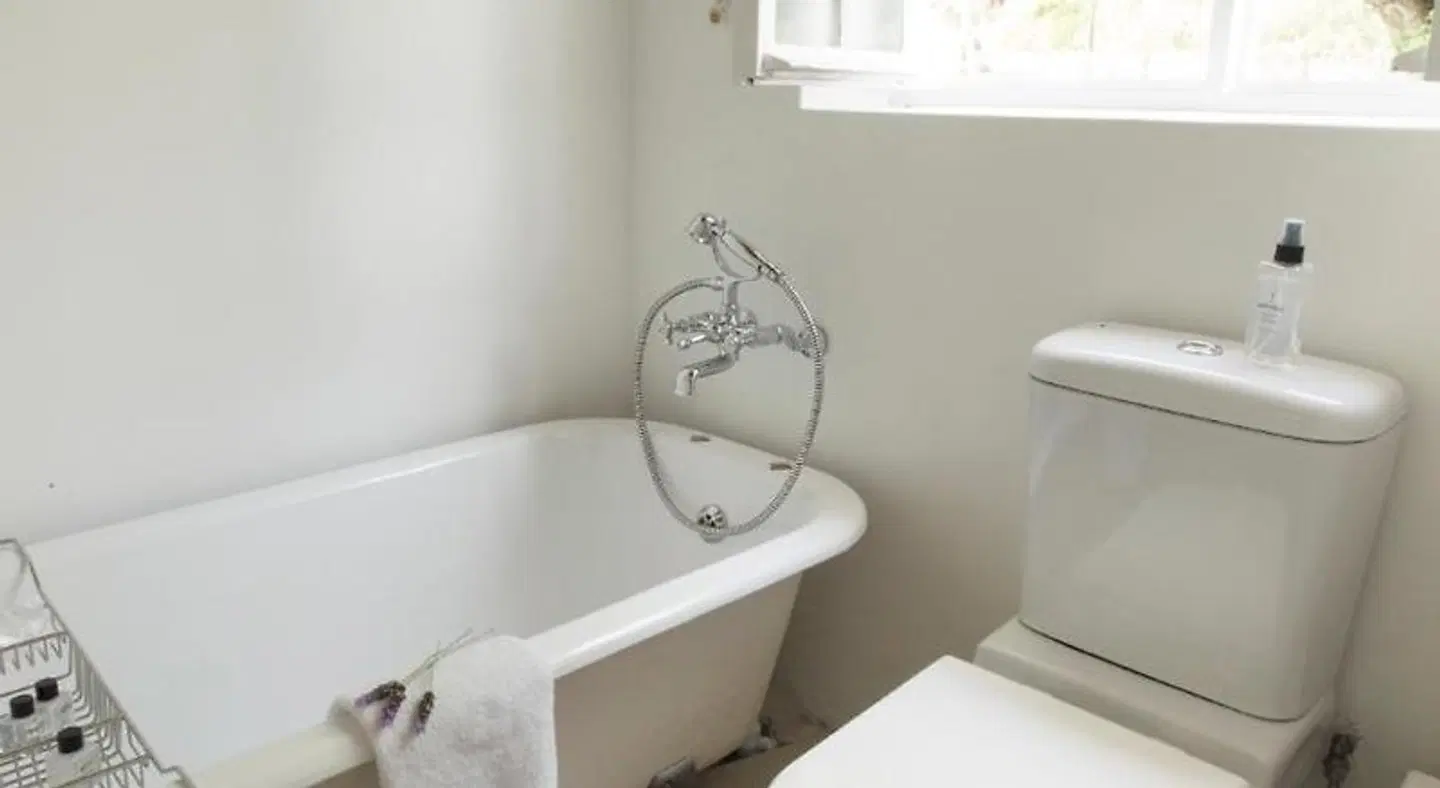 Klein Waterval Riverside Lodge BATHROOM