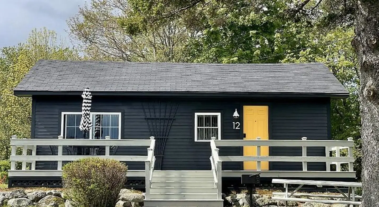 Seascape Motel & Cottages EXTERIOR