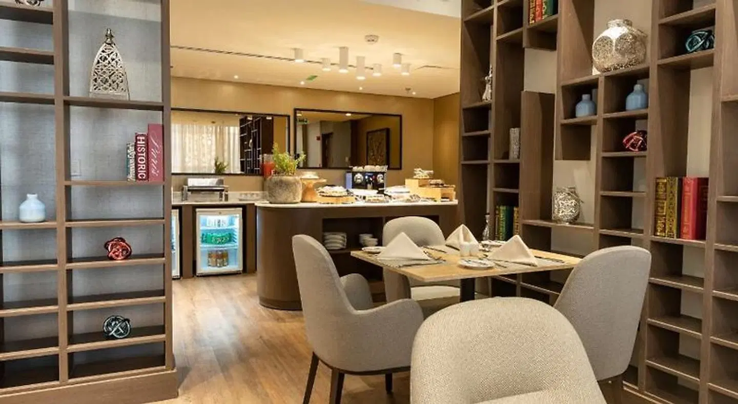 Radisson Blu Hotel, Jeddah Corniche BAR