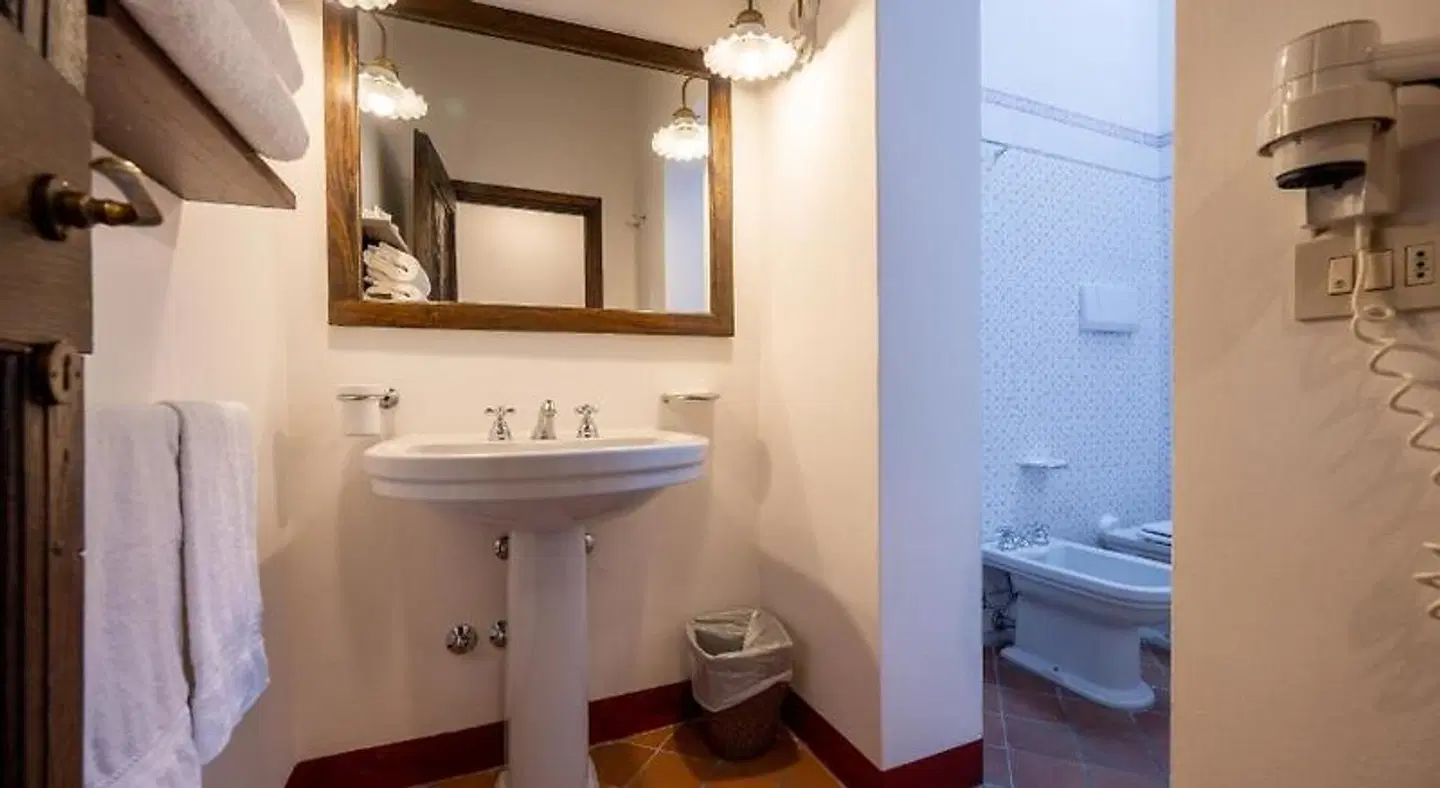 Castello di Montegridolfo, SPA Resort BATHROOM