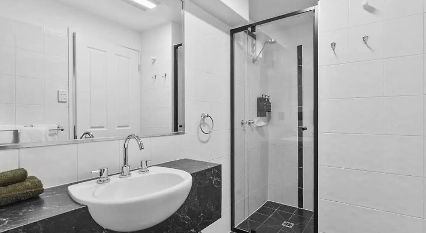 Beechworth Motor Inn BATHROOM