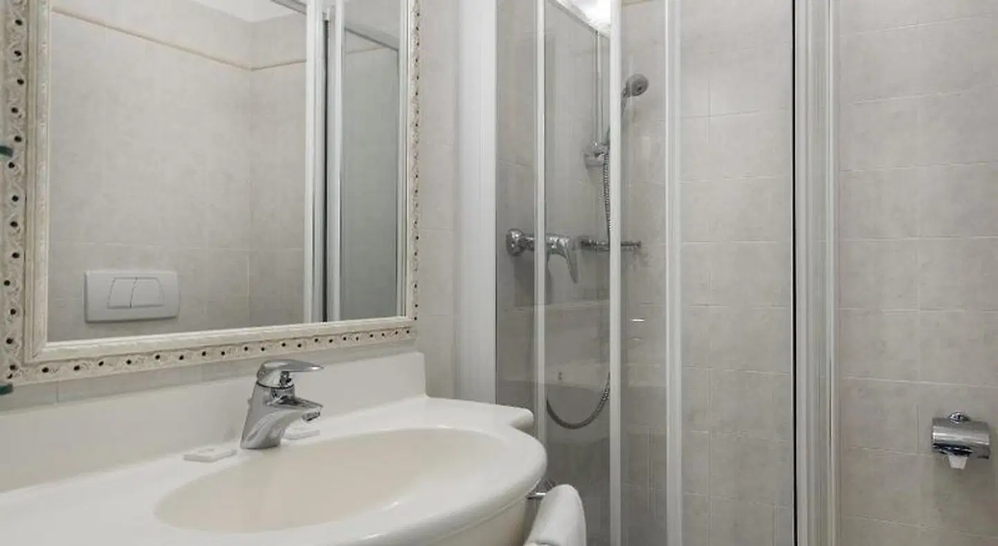 La Perla BATHROOM