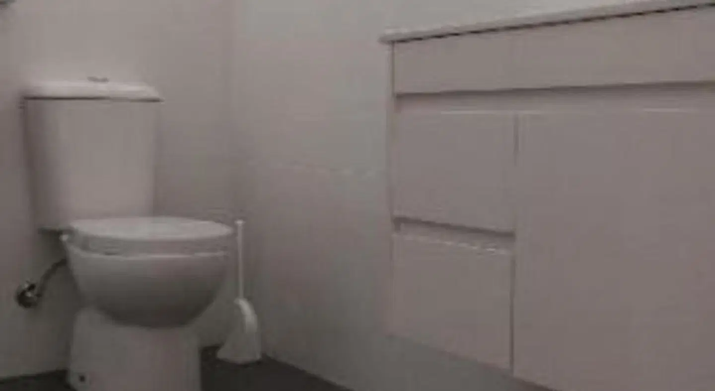 Rosebourne Gardens Motel BATHROOM