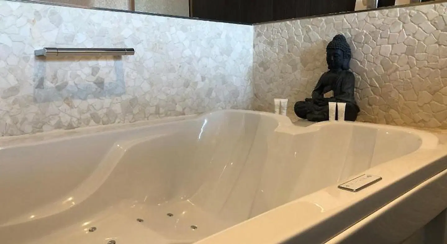 Van der Valk Hotel Hoorn BATHROOM