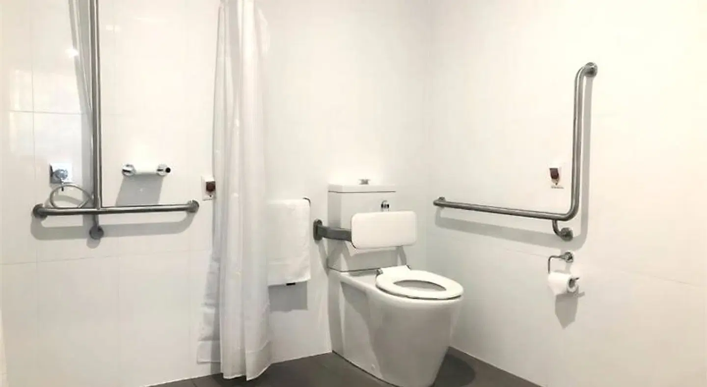 Quest Rockingham BATHROOM