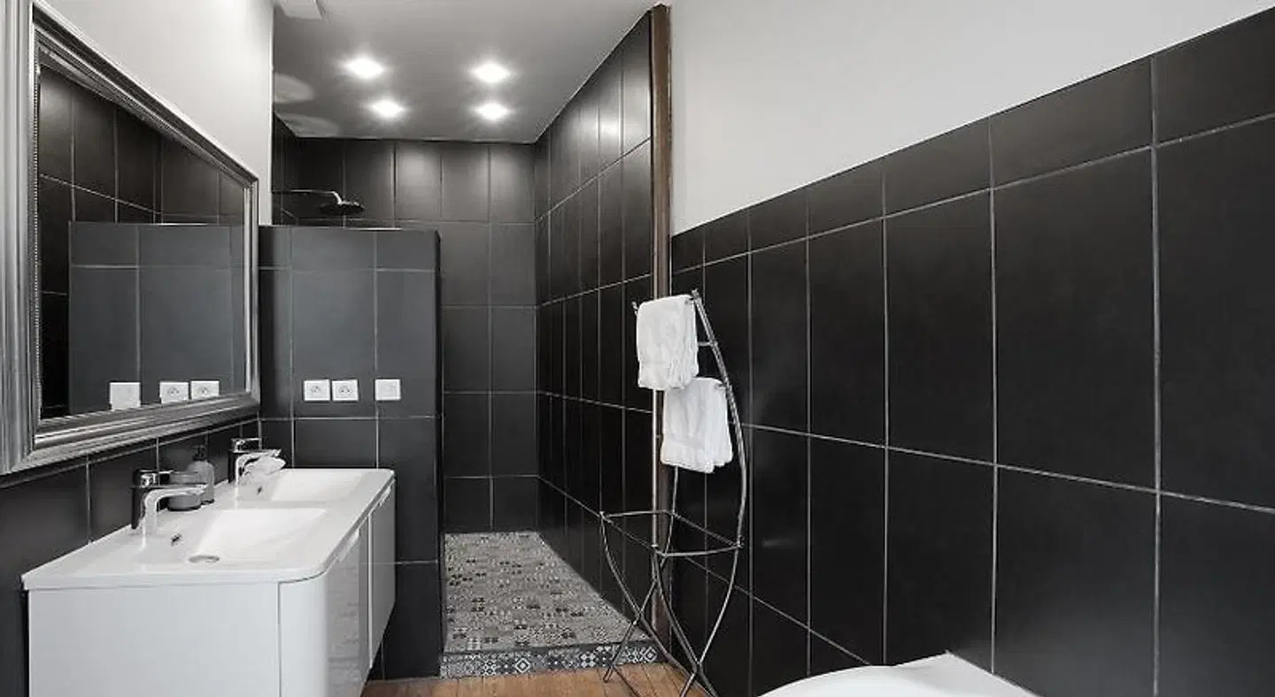 La Salamandre BATHROOM
