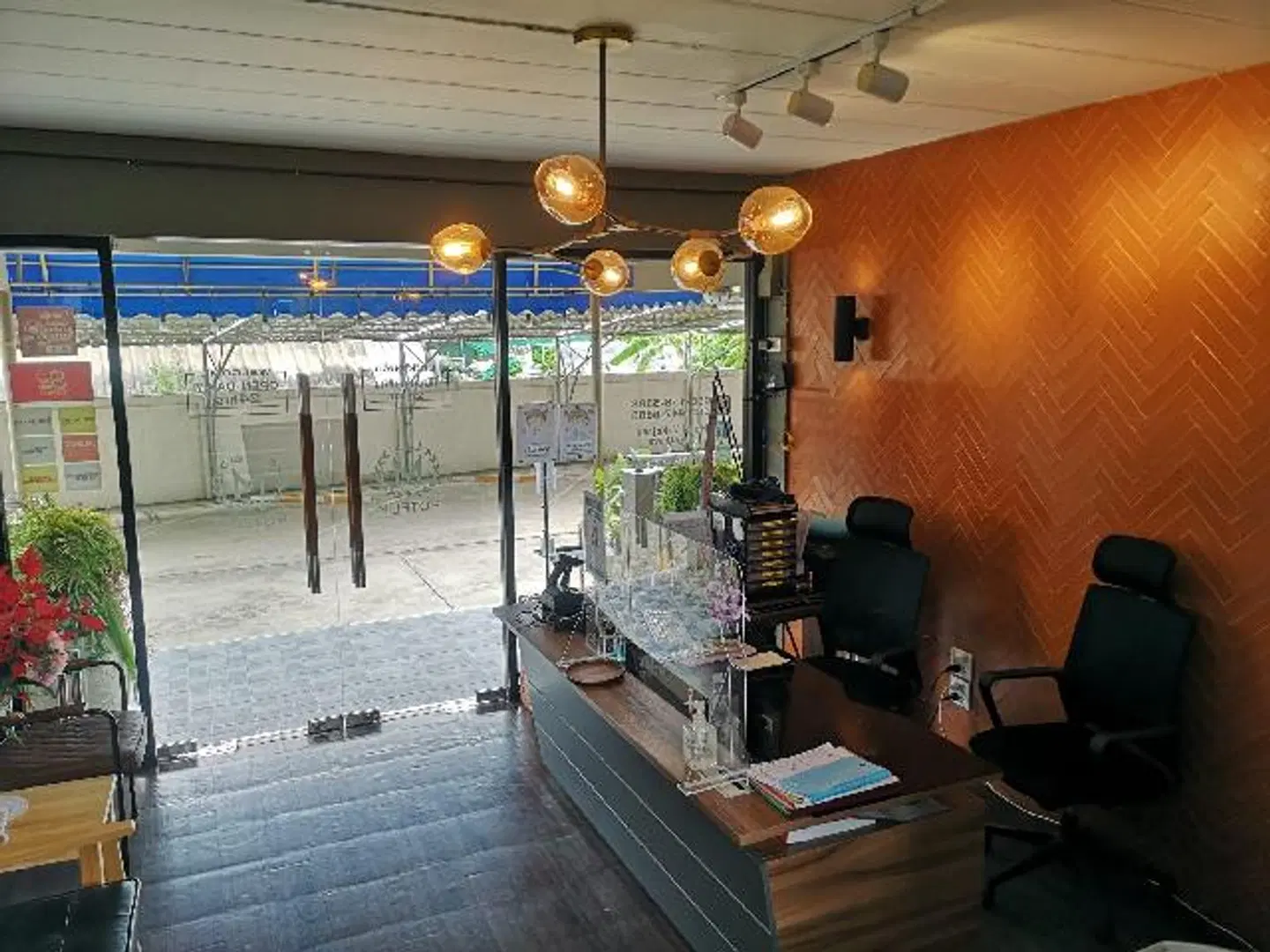 Capital O 75406 Hotel M Rojana TERRACE