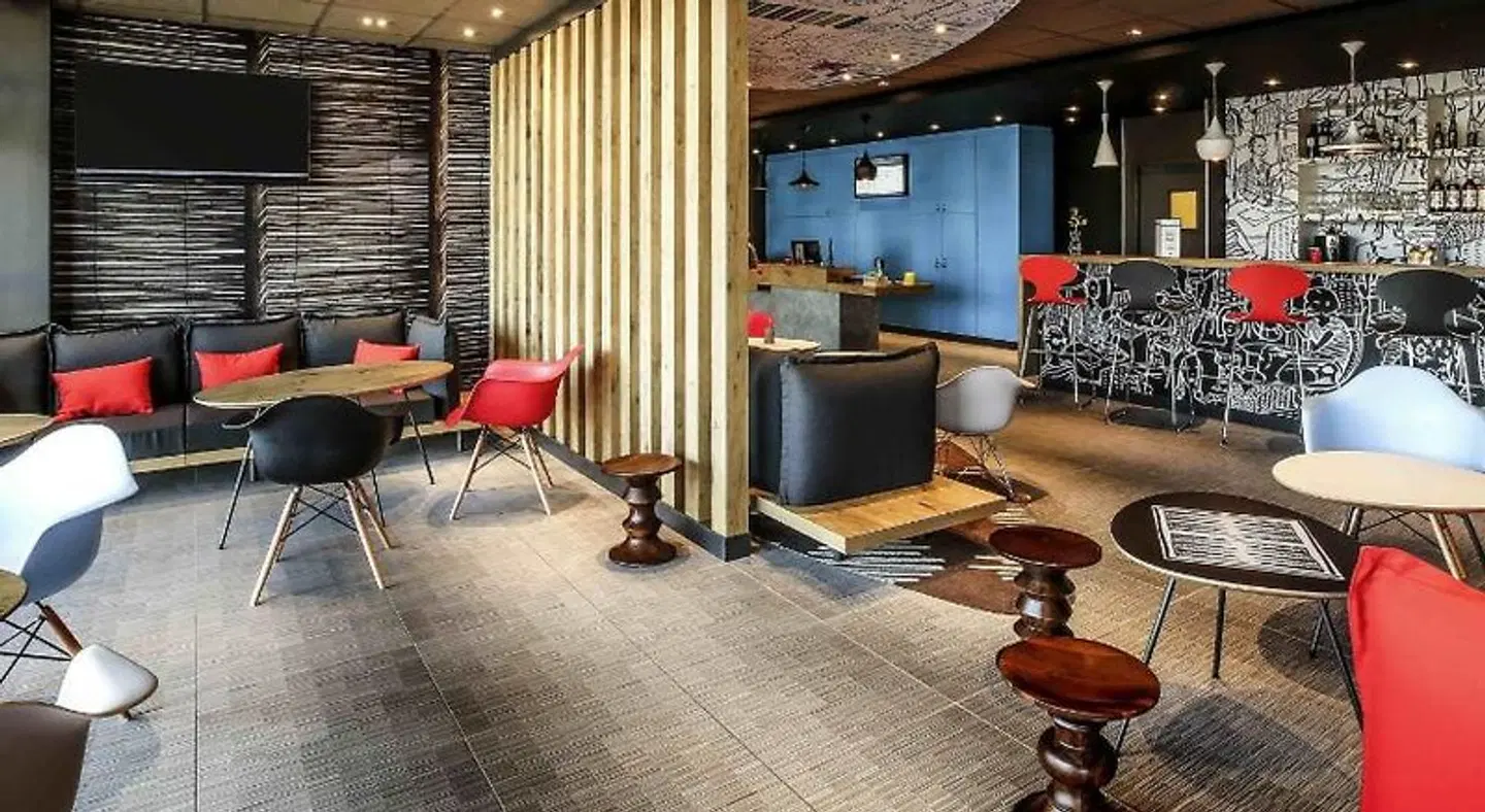 ibis Niort Est Mendès France BAR