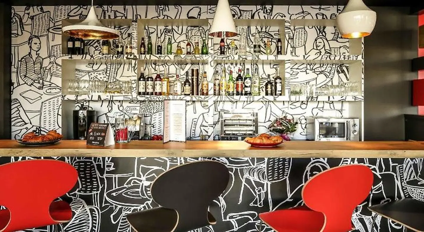 ibis Niort Est Mendès France BAR