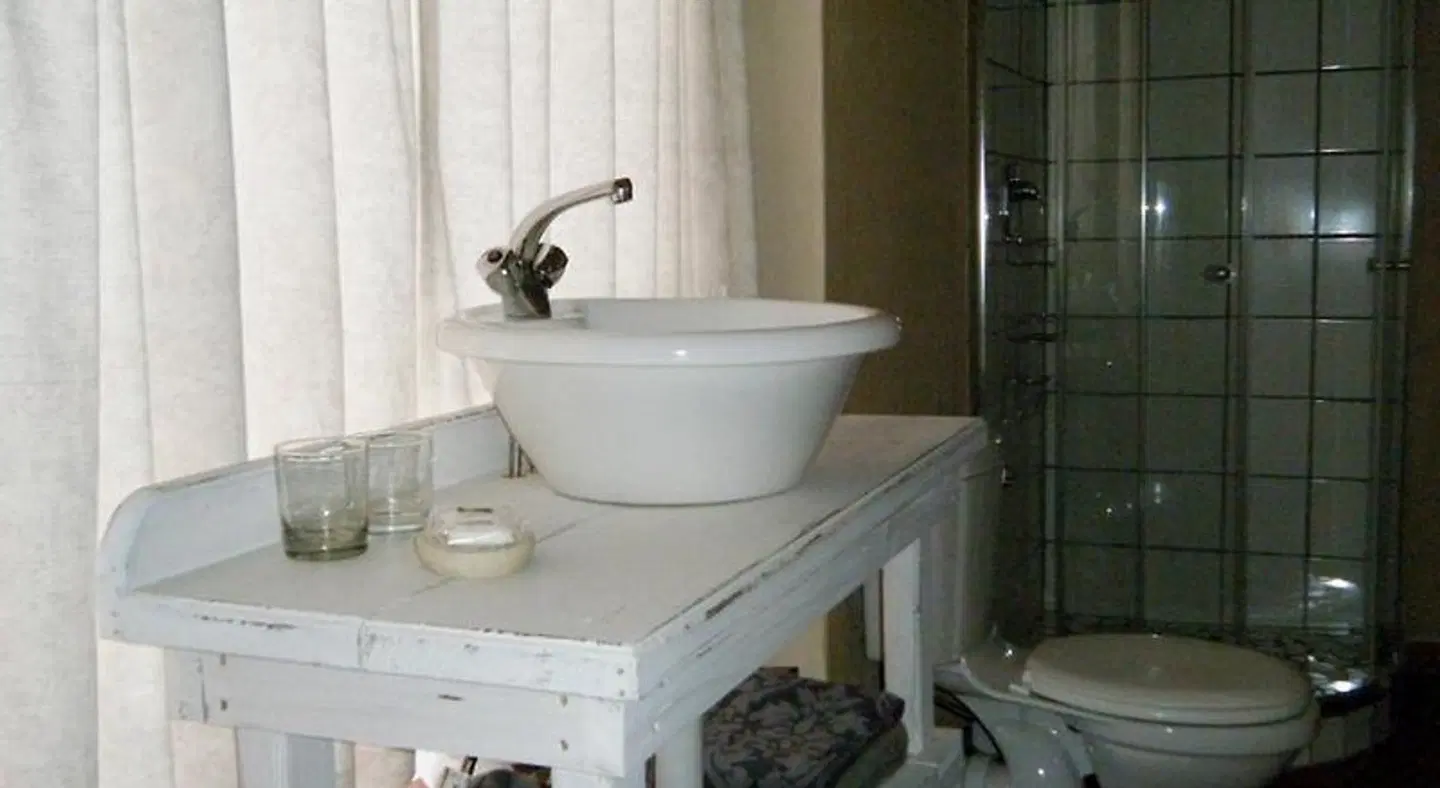 Autumn Breeze Manor B&B BATHROOM