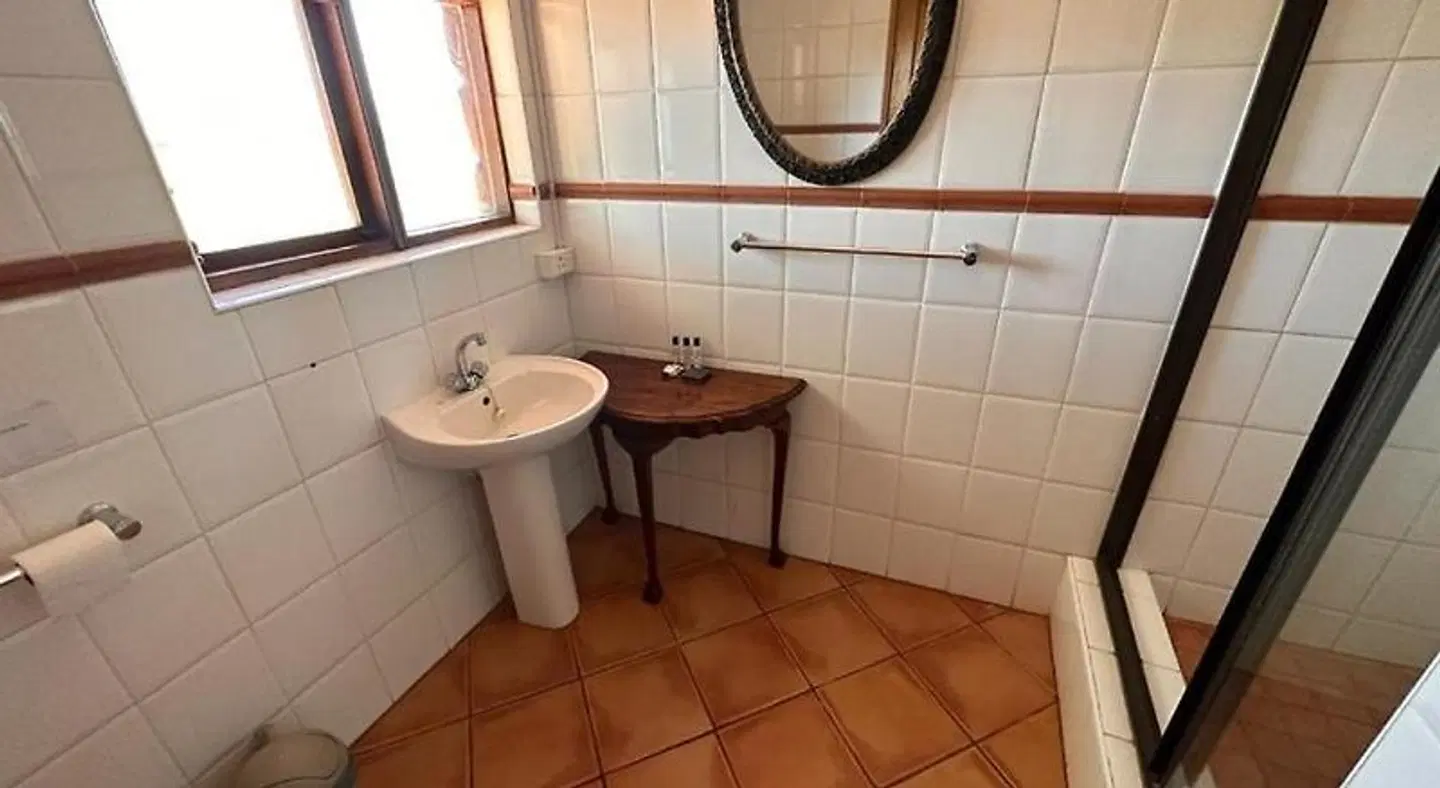 La Montagne Guest Lodge BATHROOM