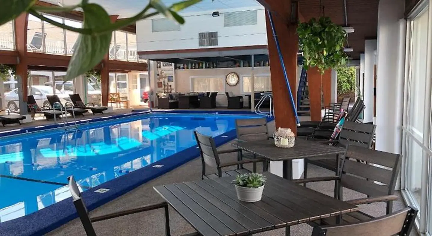 Hyannis Inn Motel OUTDOOR_POOL