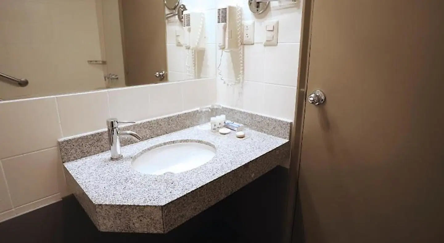Casa Andina Select - Gran Hotel Chiclayo BATHROOM