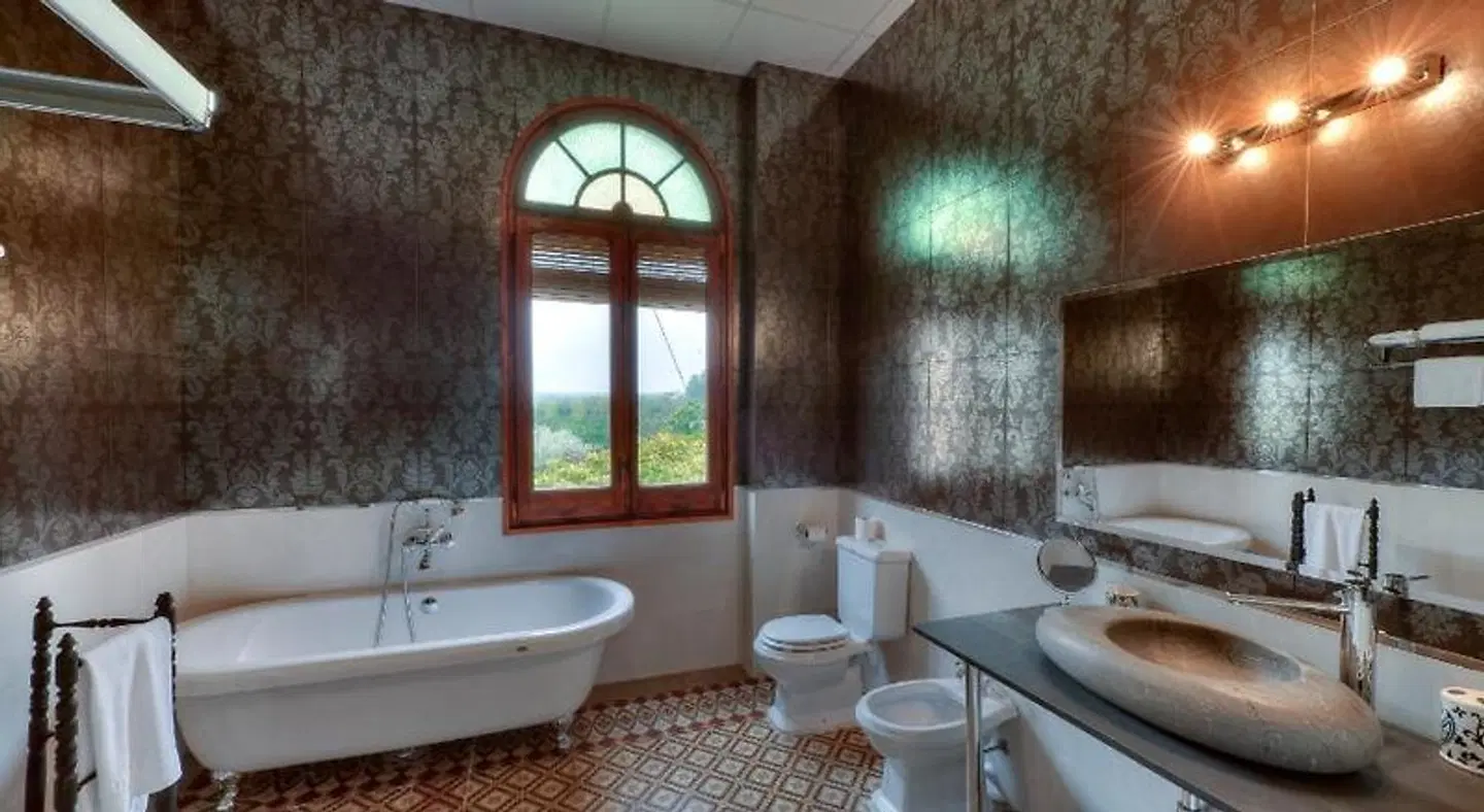 Casa Ceremines BATHROOM