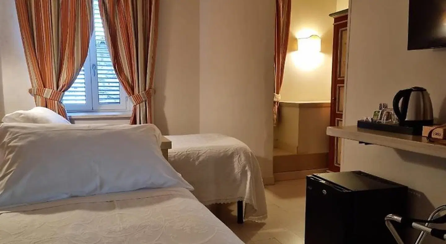 Virgilio ROOM_EXAMPLE