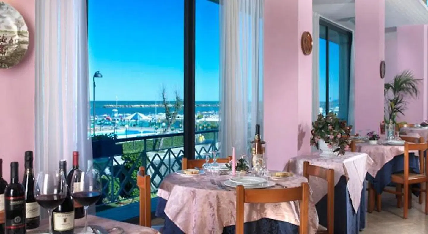 Diplomatic RESTAURANT