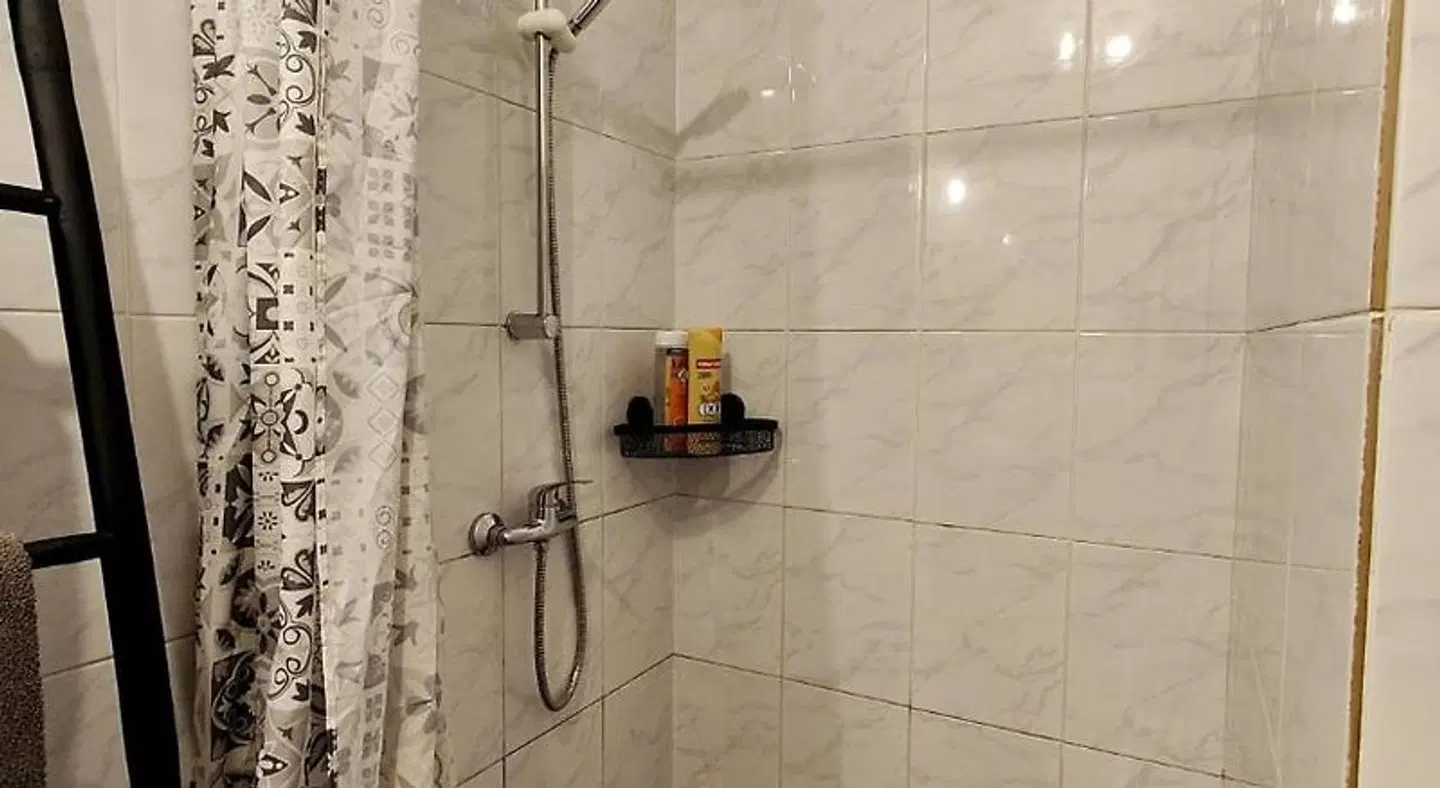 Crezilles Hôtes BATHROOM