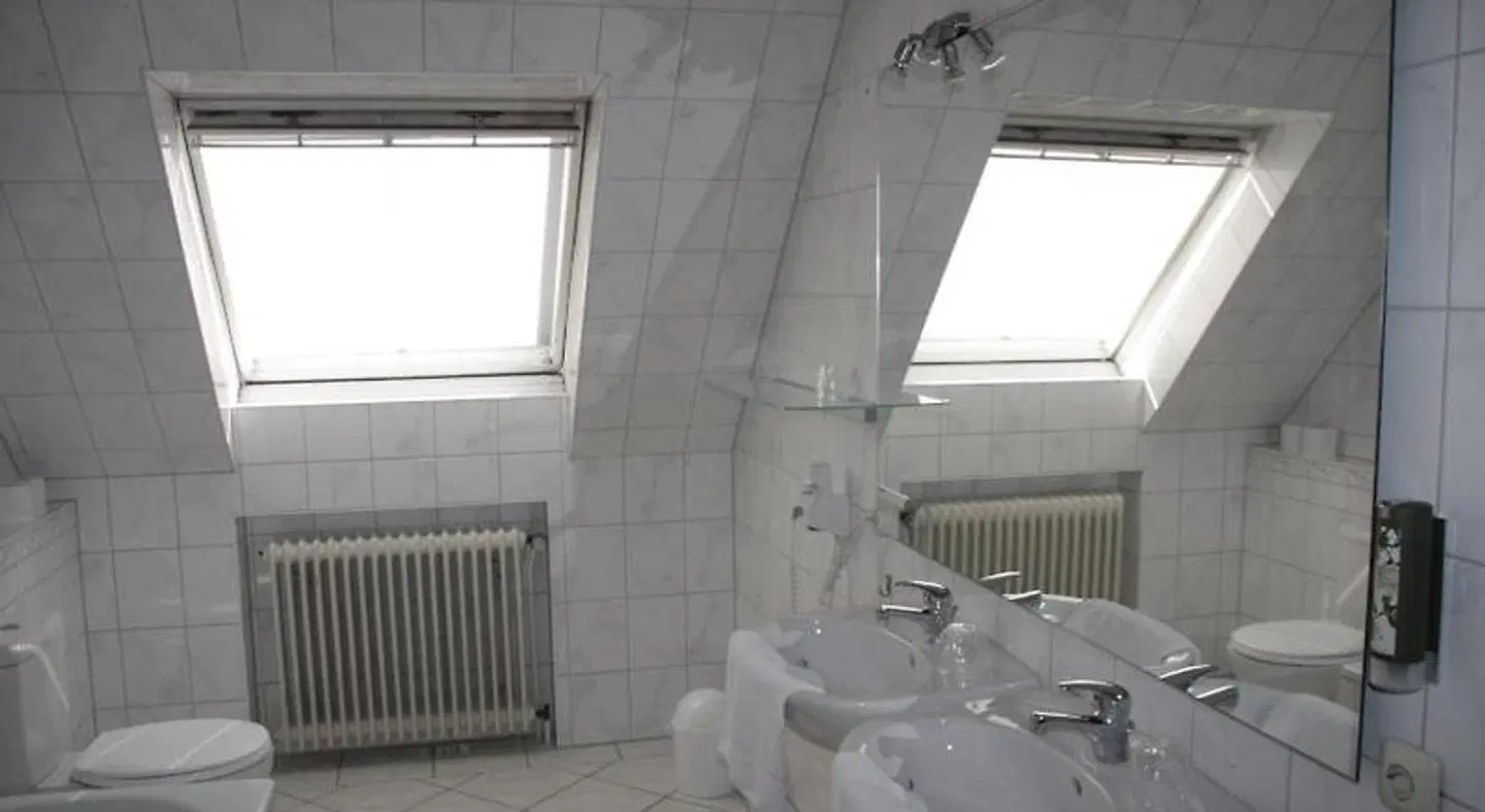 Hotel am Markt BATHROOM