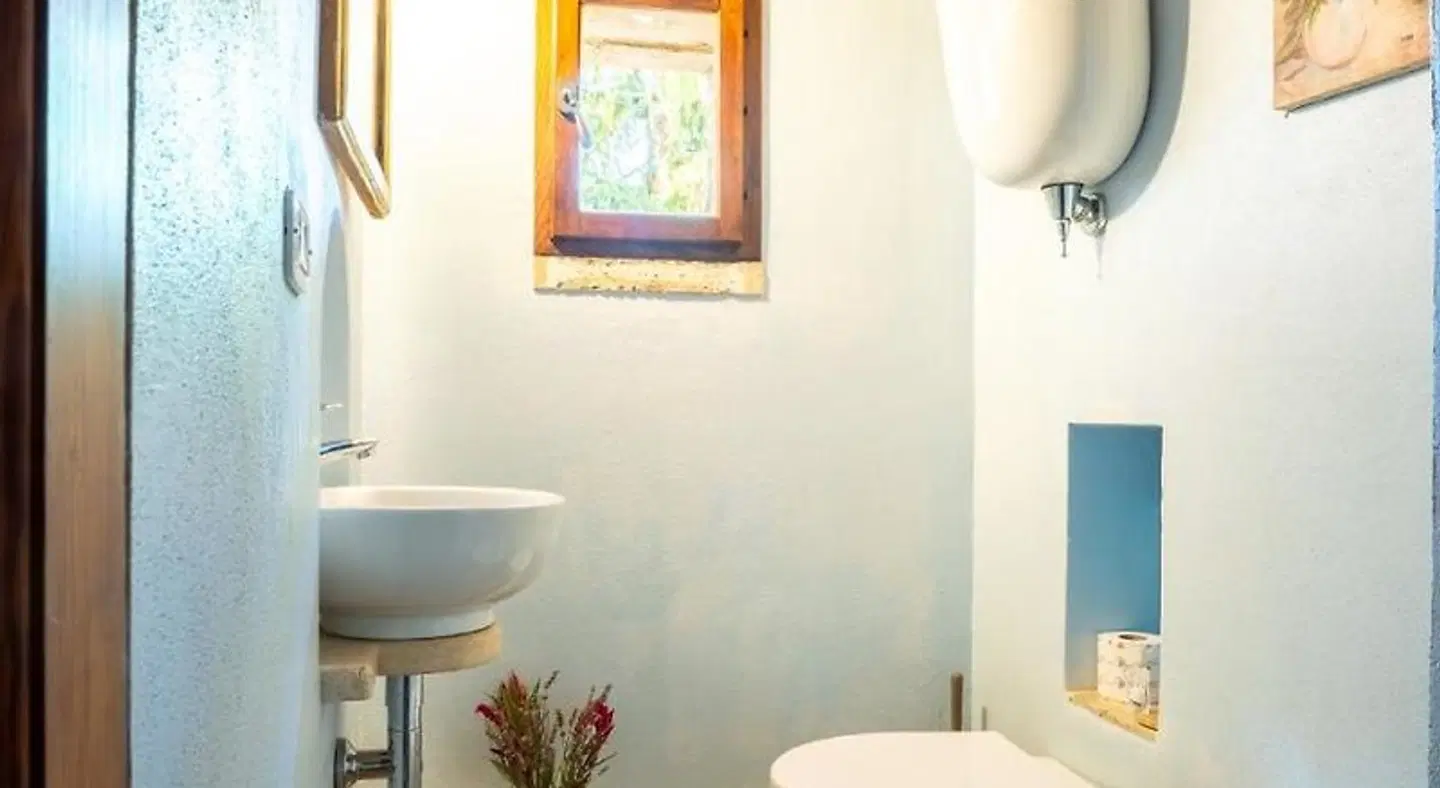 Palazzo Danesi BATHROOM