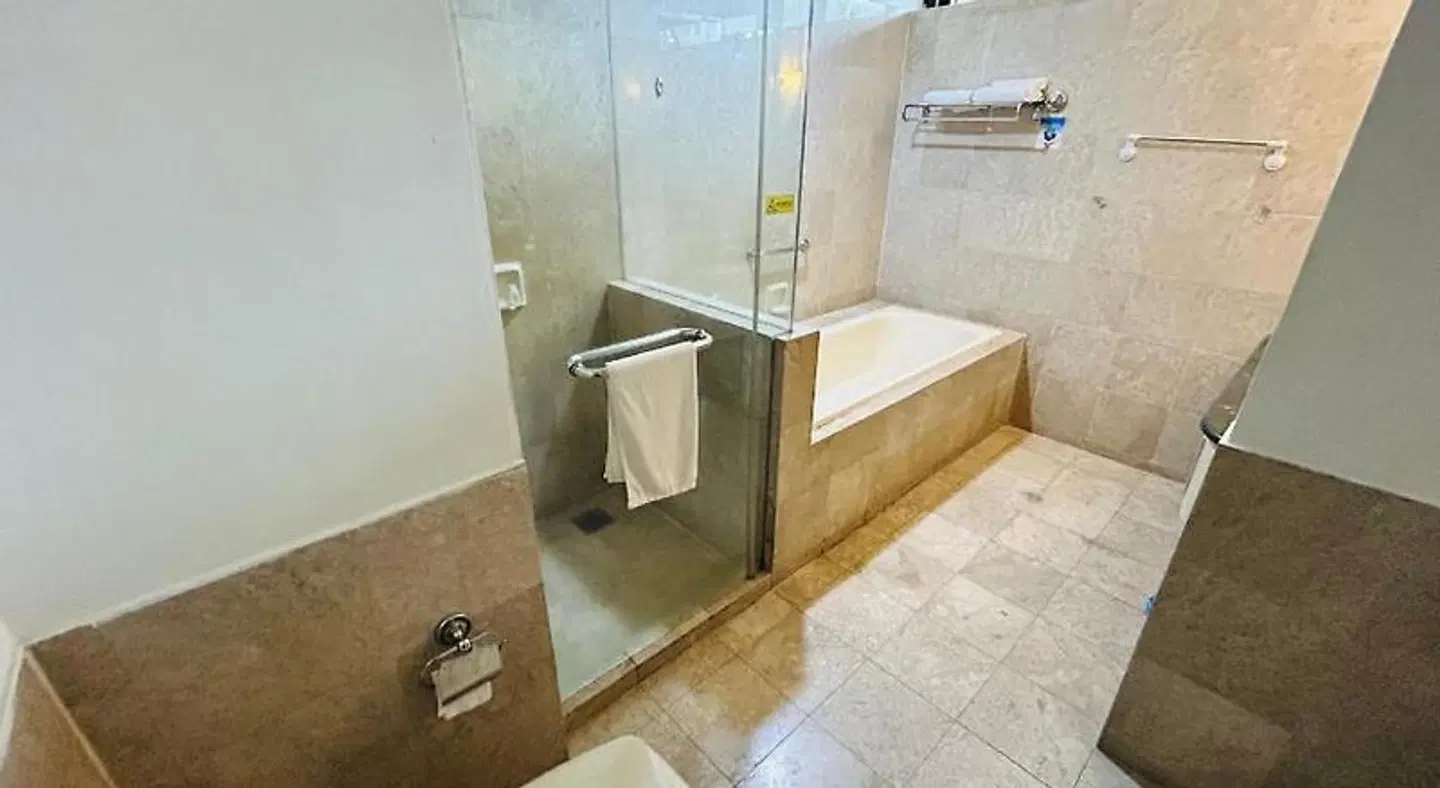 Eastern Suites @ Times Square KL BATHROOM