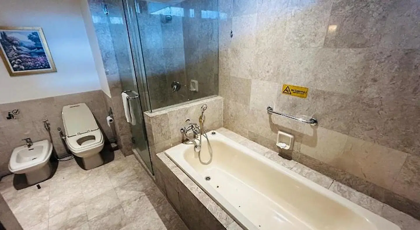 Eastern Suites @ Times Square KL BATHROOM