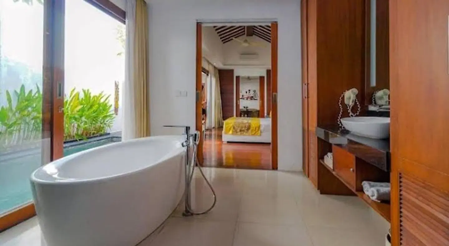 Asuri Bali Villas Kuta BATHROOM