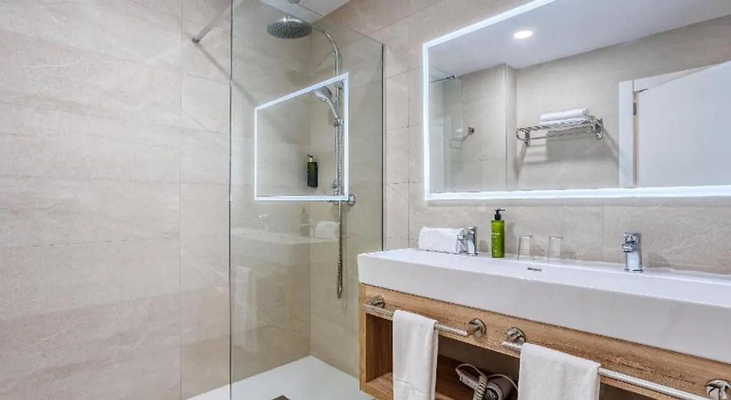 Morlans BATHROOM