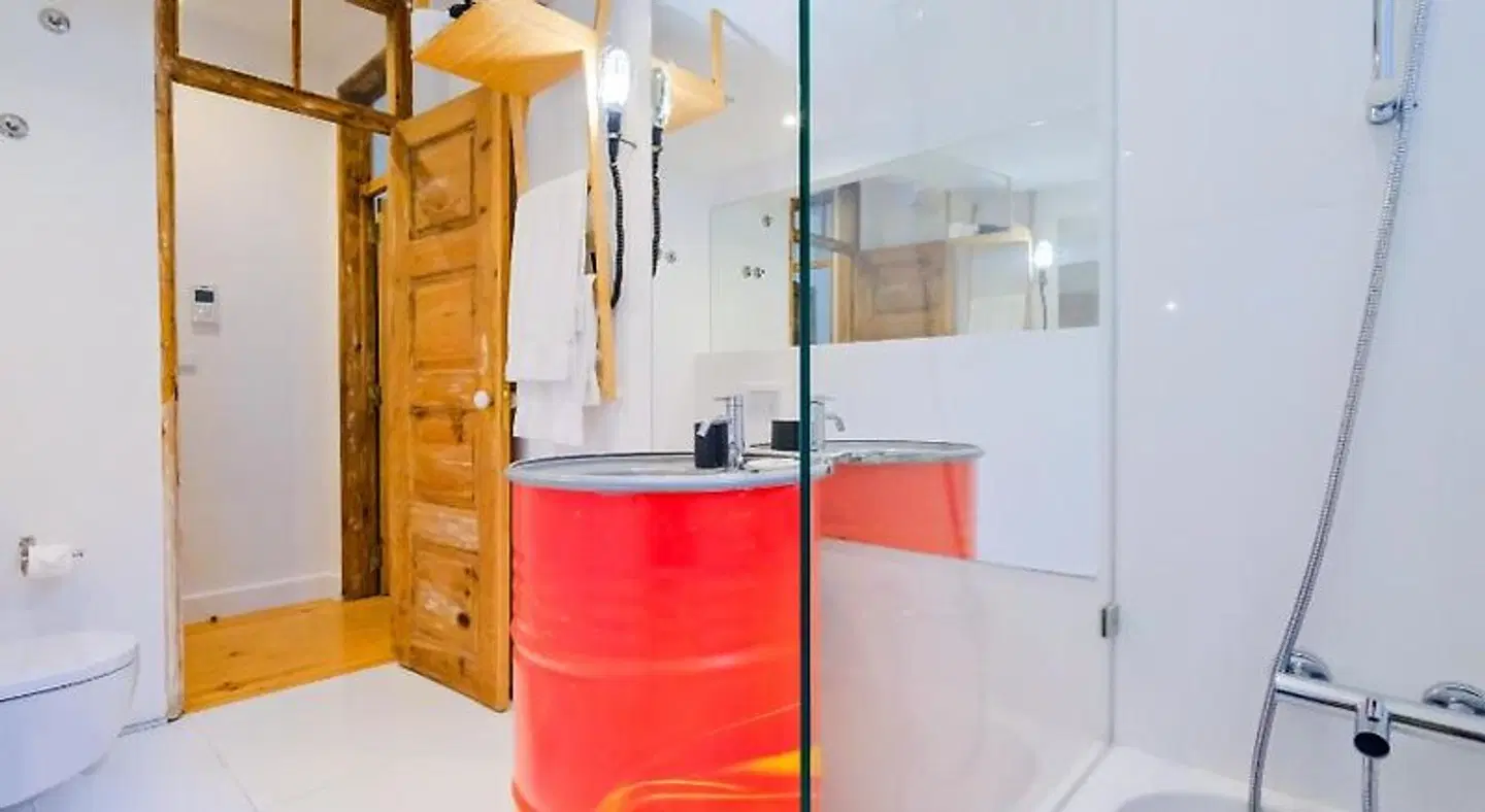 Chiado Arty Flats BATHROOM