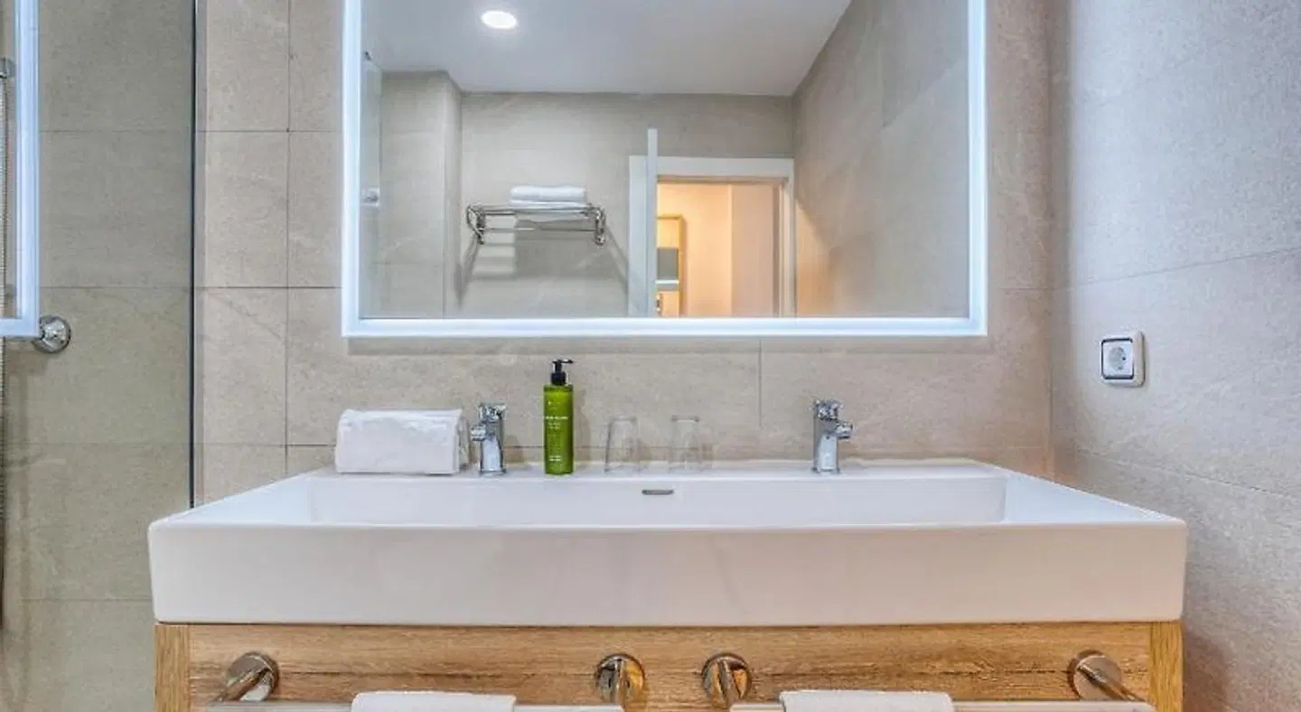 Morlans BATHROOM