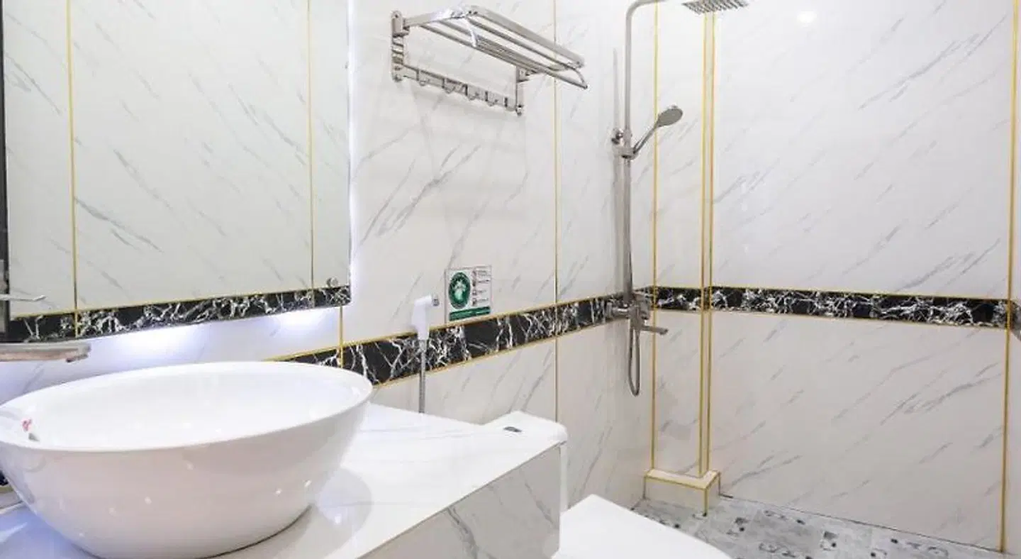 TAM COC SUNSHINE HOTEL BATHROOM