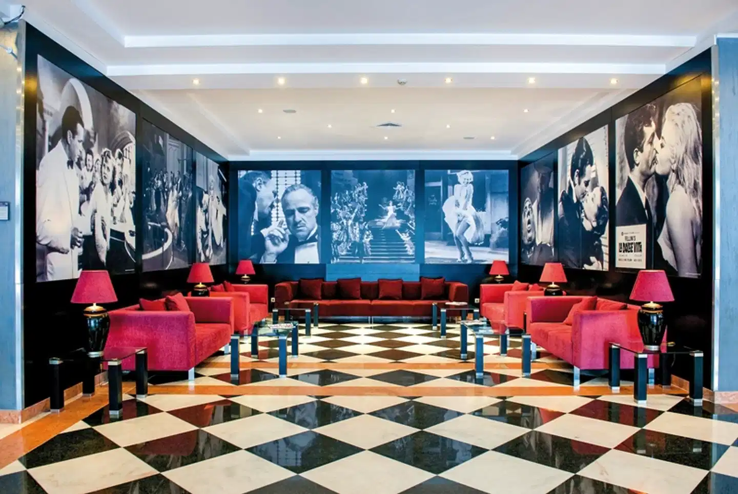 Vila Galé Porto Lobby