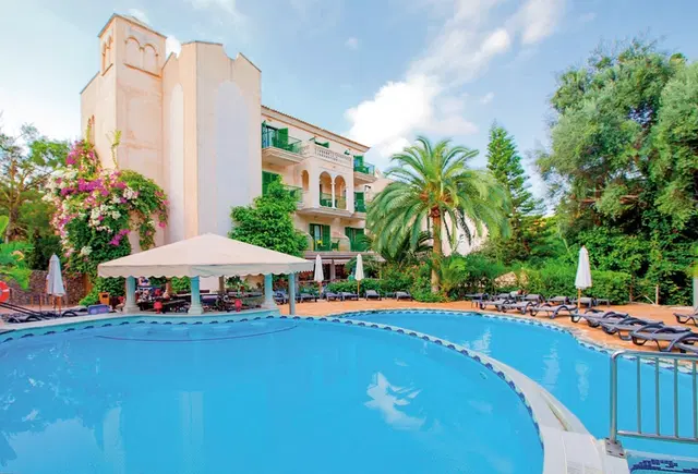 Lago Garden & Spa Pool