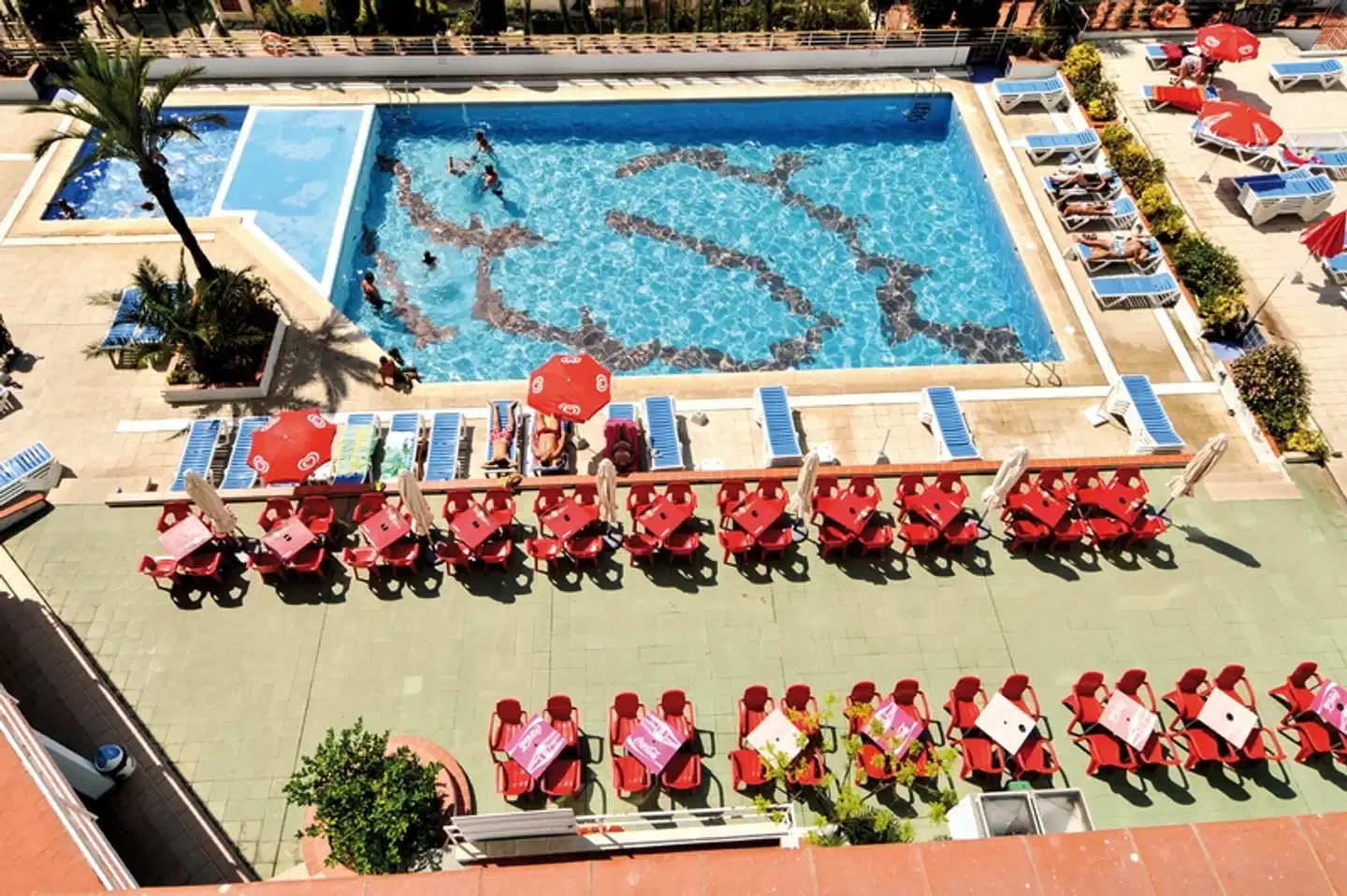 Aparthotel Xon's Platja Pool