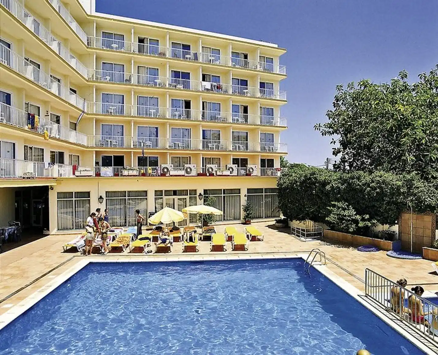 Alua Linda Mallorca Pool