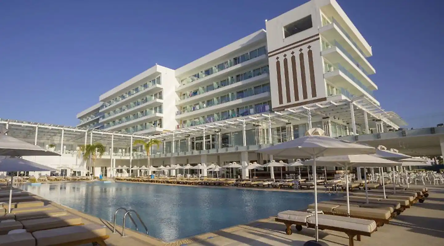 Constantinos the Great Beach Hotel Aussenansicht