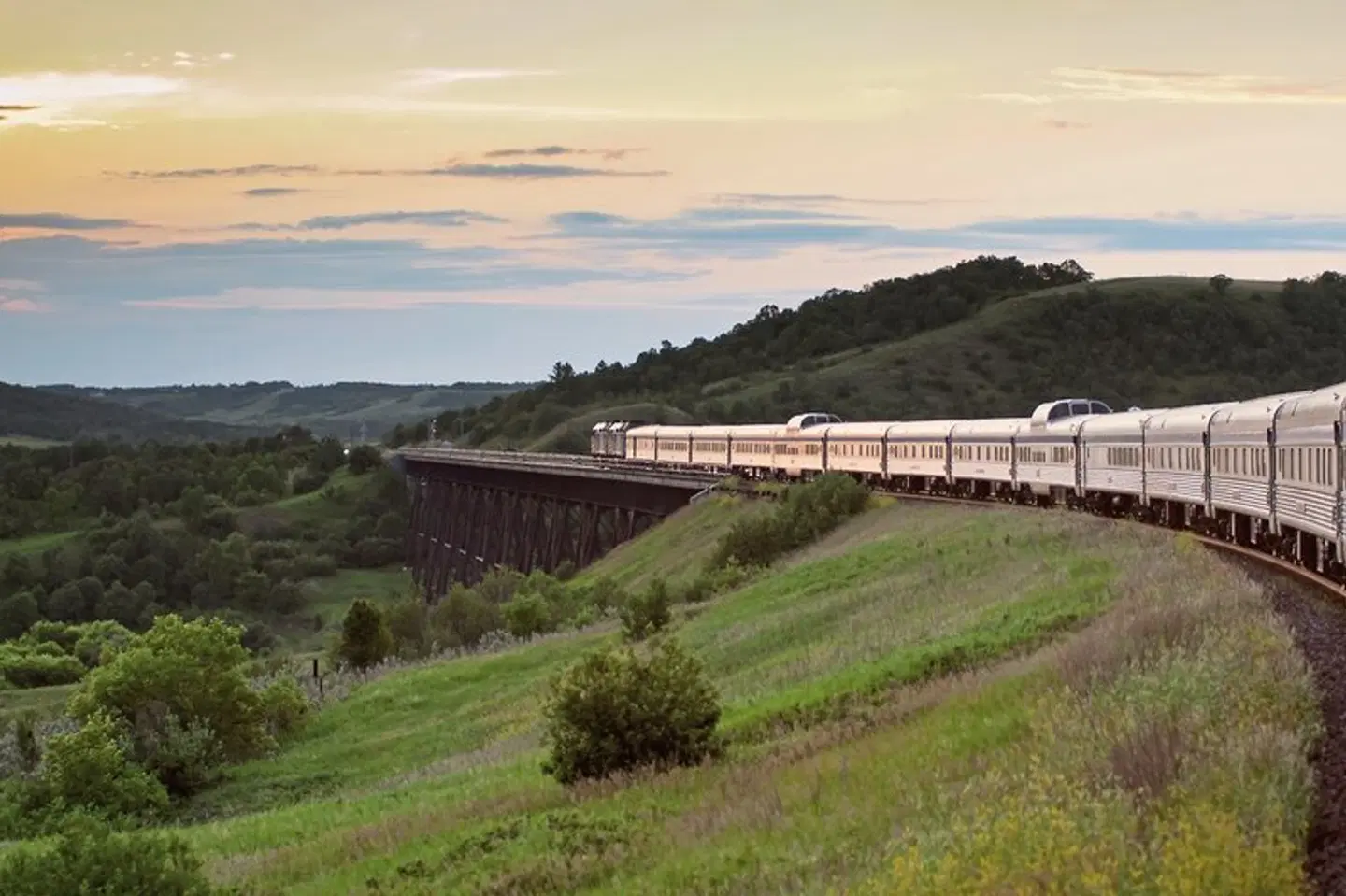 VIA Rail - The Canadian (Vancouver-Toronto) EXTERIOR