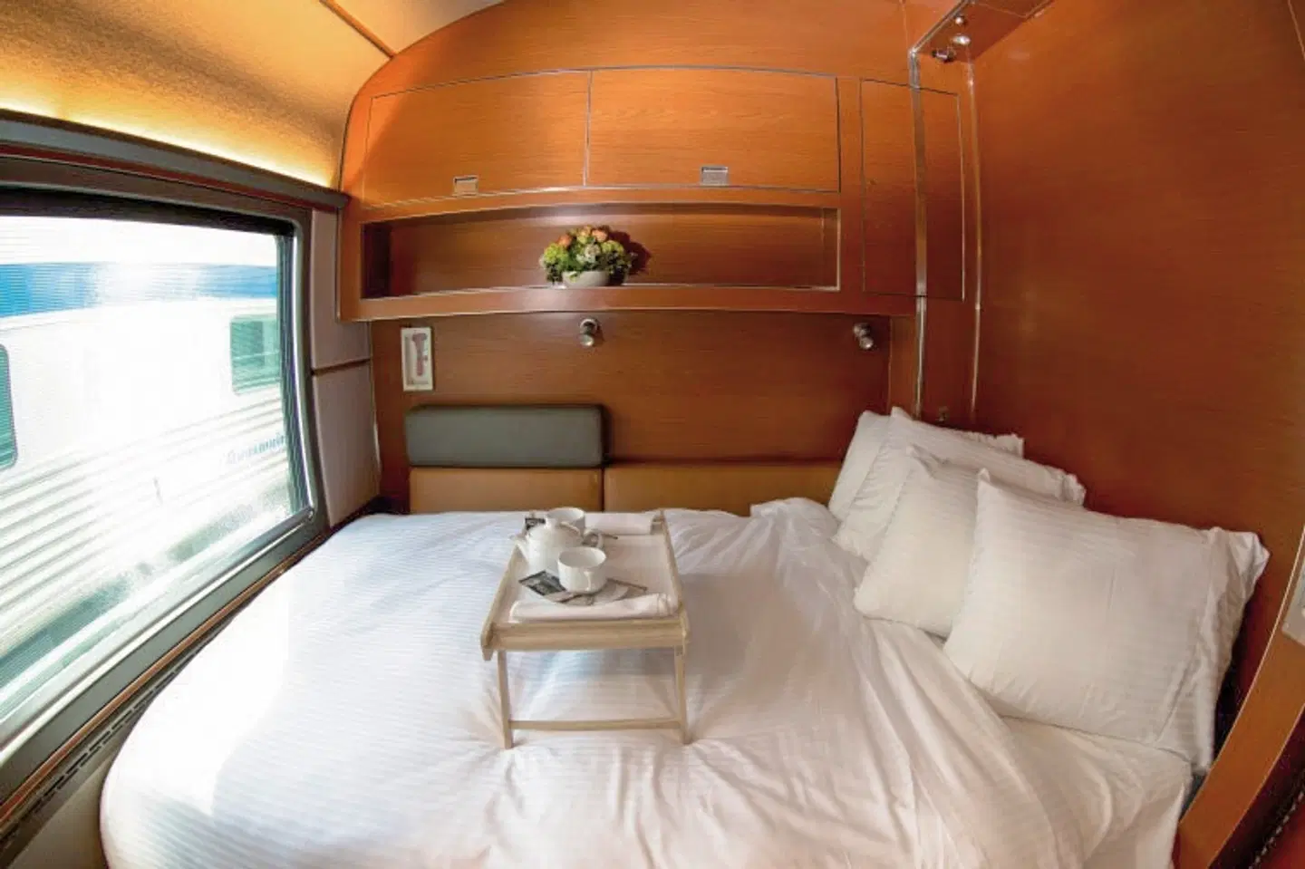VIA Rail - The Canadian (Vancouver-Toronto) ROOM_EXAMPLE